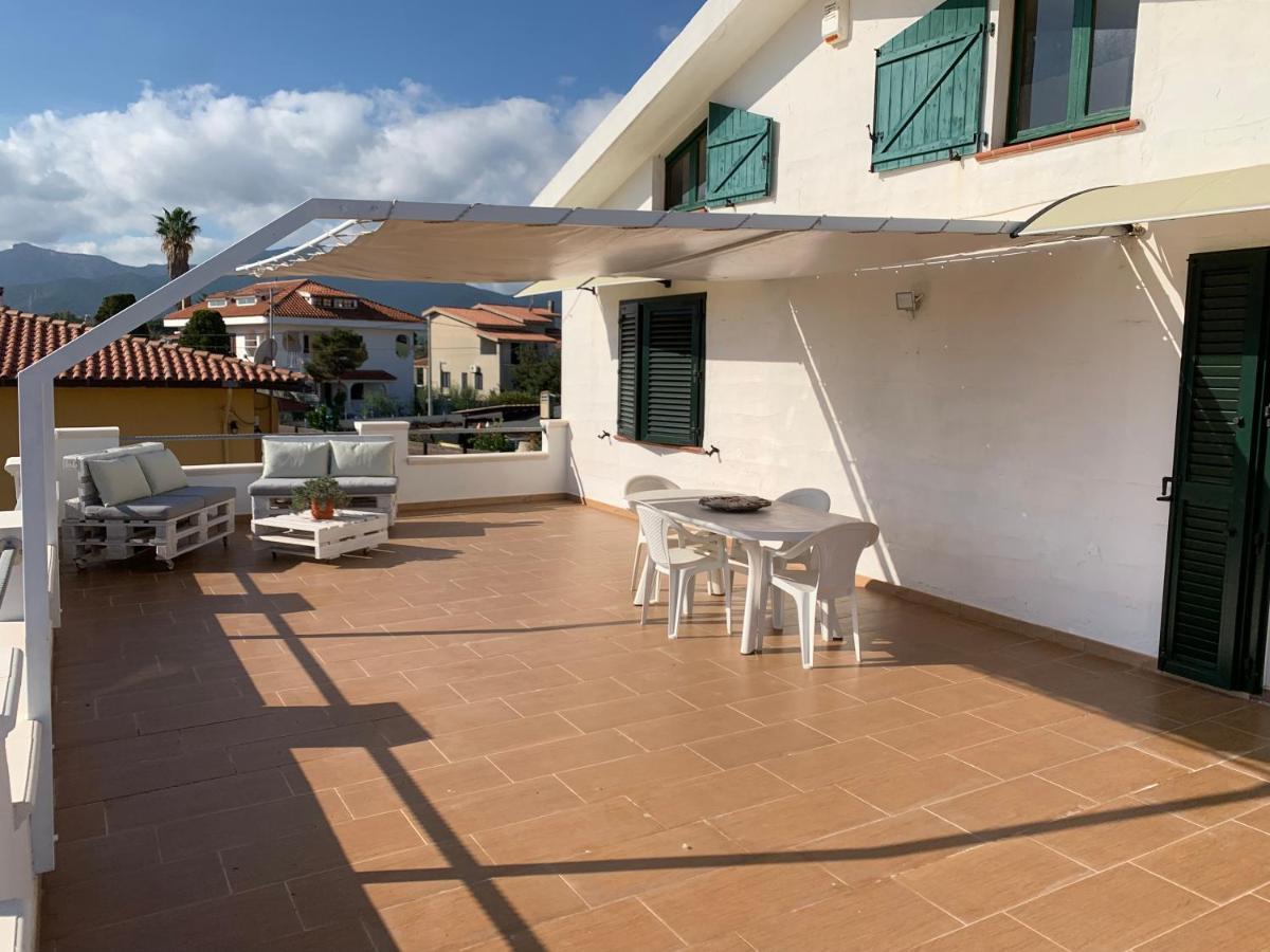 Villa Maria Apartment Capoterra Buitenkant foto