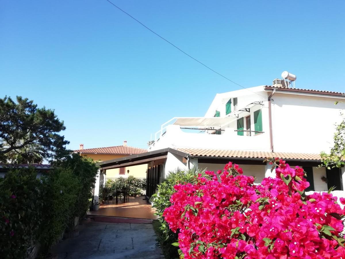 Villa Maria Apartment Capoterra Buitenkant foto